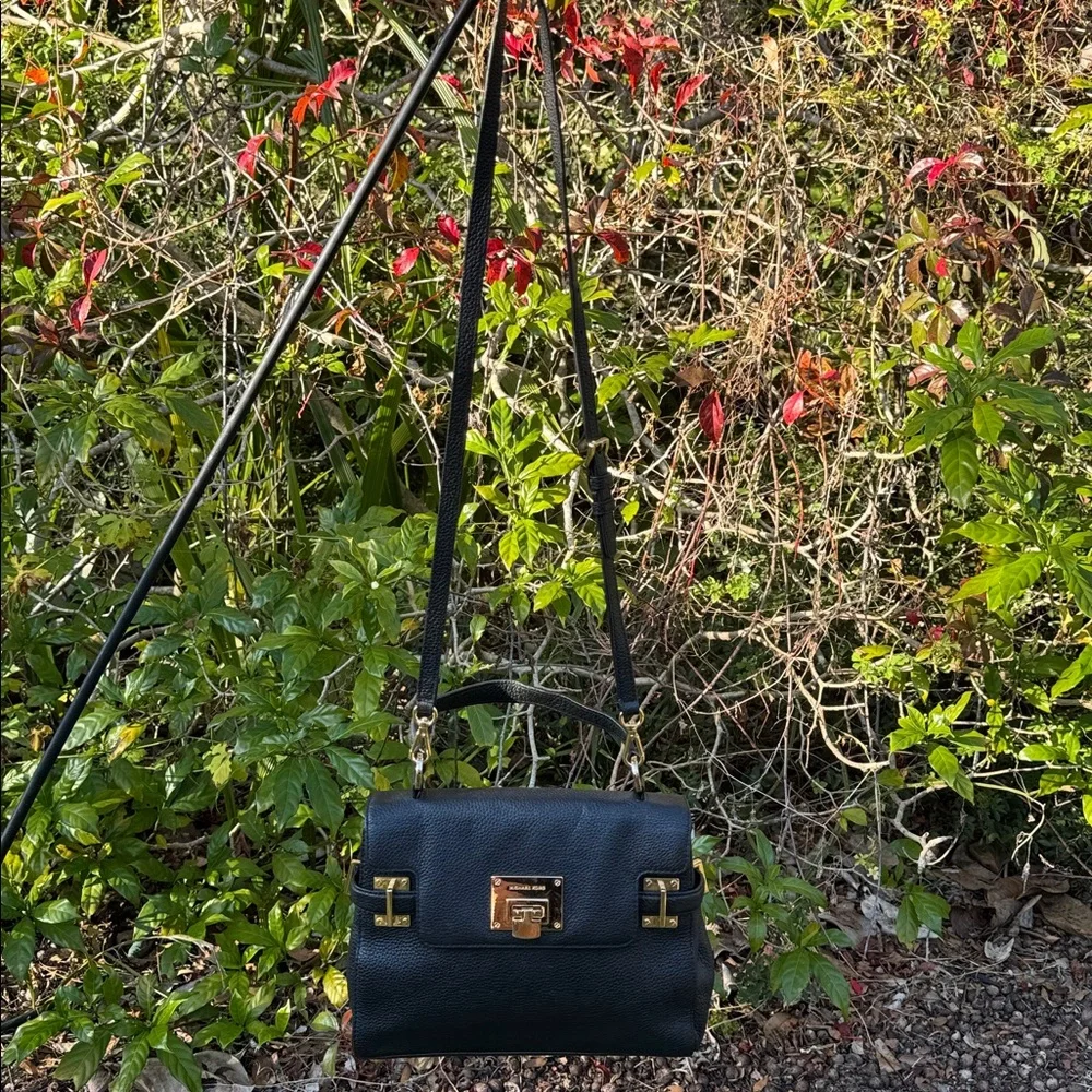 Michael Kors Astrid Medium Black Pebbled Leather Satchel  Gold Tone Turn Lock - Picture 13 of 14